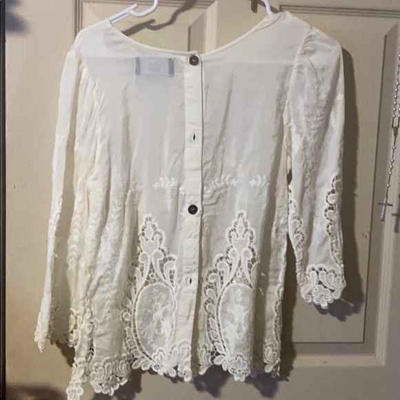 Blouse - Picture 2 of 3